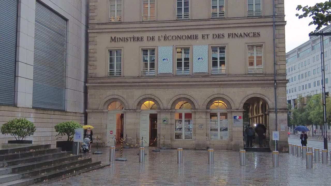 位于巴黎的法国经济和财政部大楼视频下载