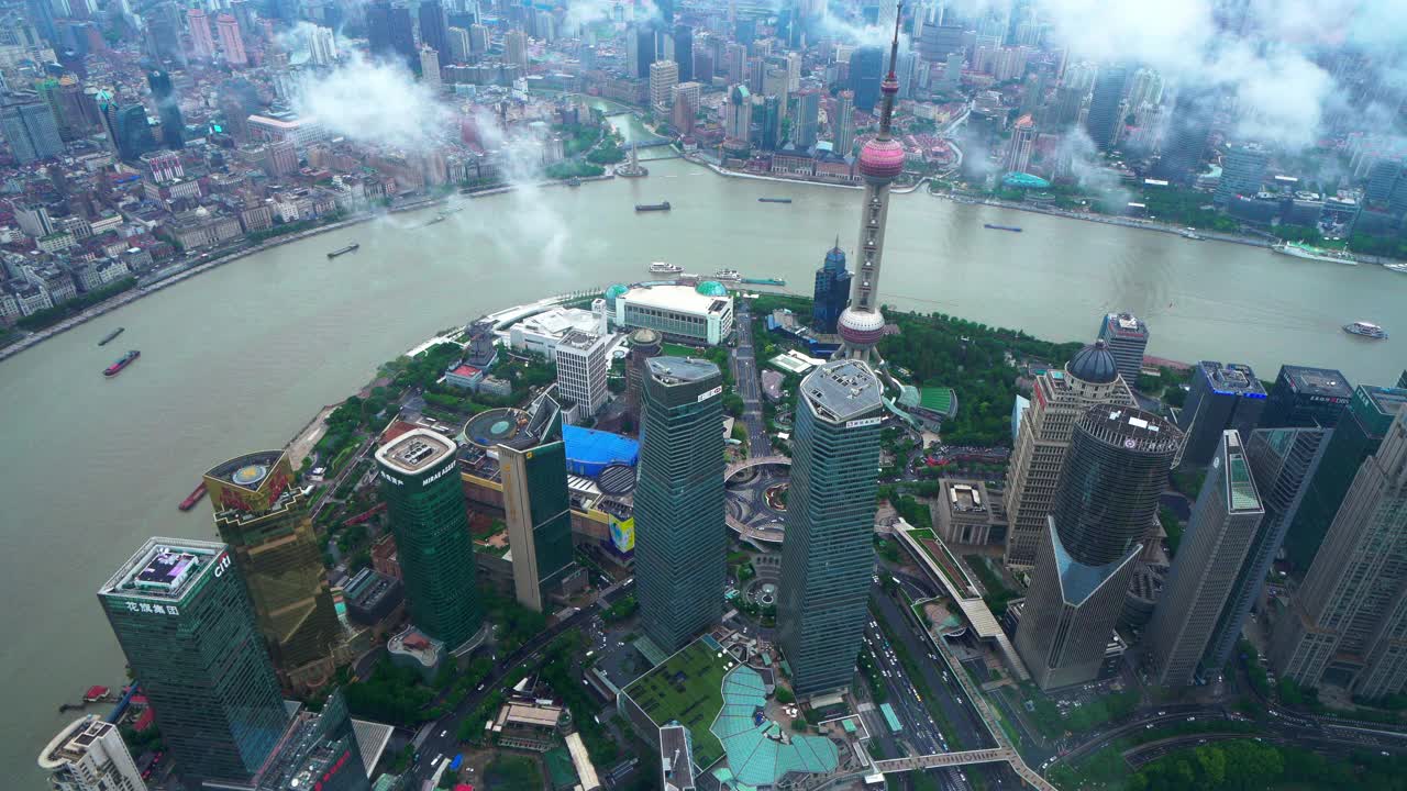 阳光明媚的上海天际线视频素材