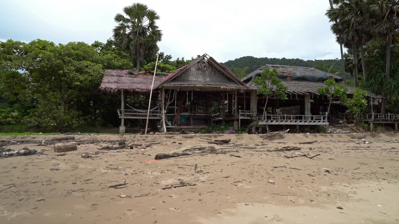 风暴破坏了泰国的Klong Jaak Ko Lanta海滩视频素材