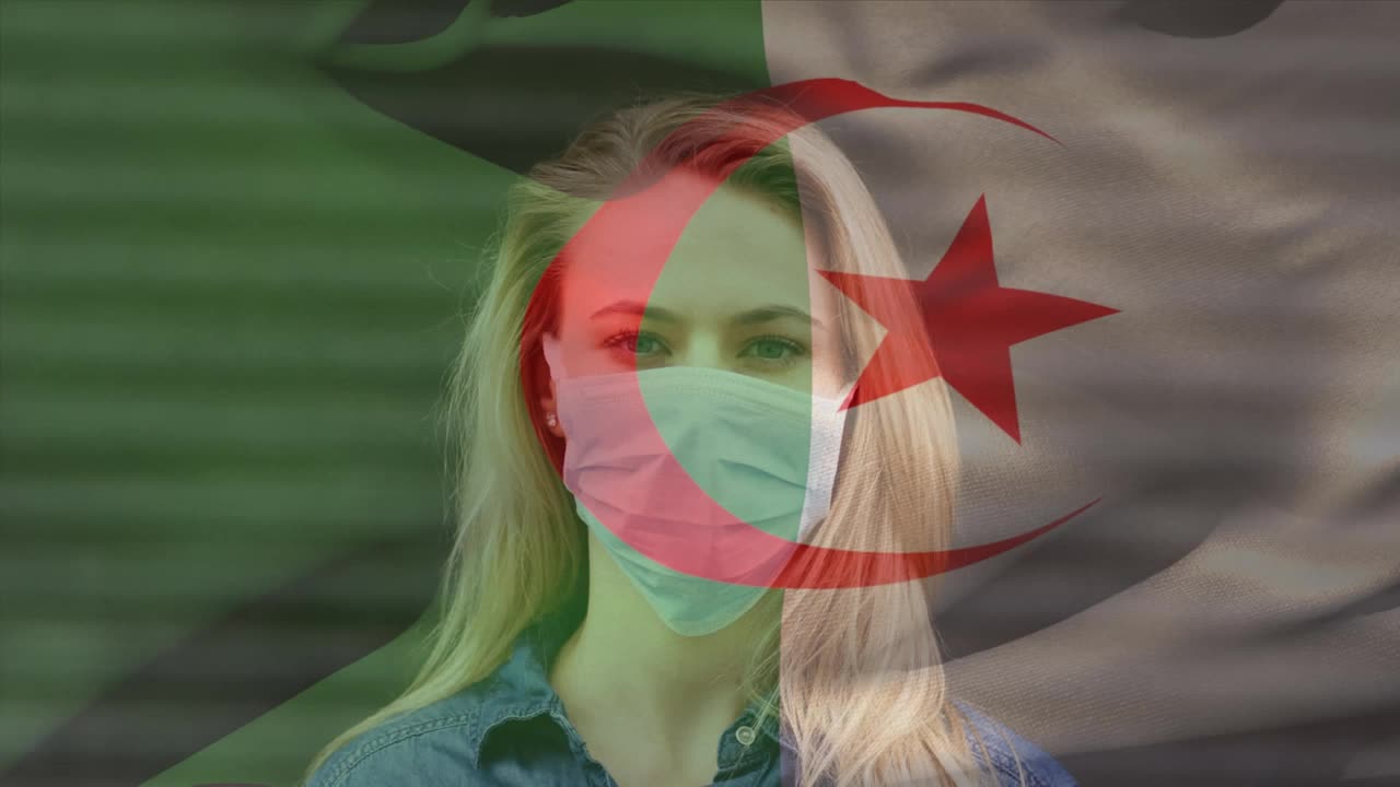 新冠肺炎大流行期间阿尔及利亚国旗在戴口罩的妇女上方飘扬的动画视频下载