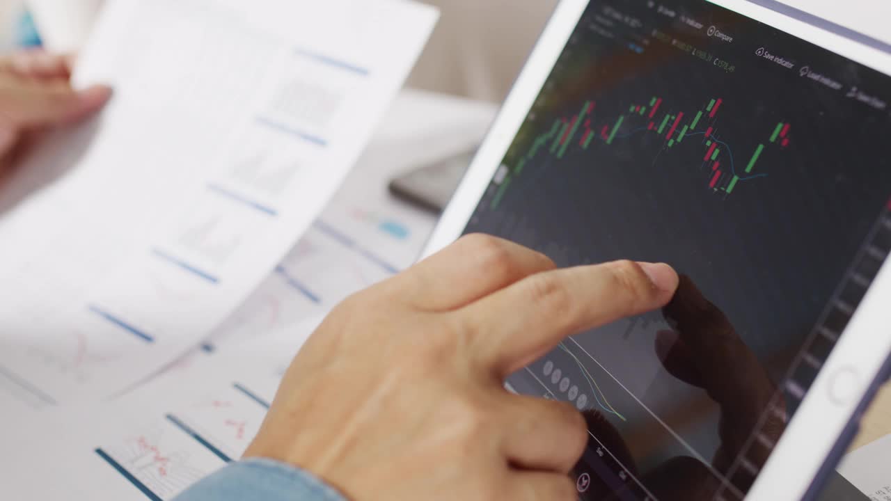 数字平板电脑自由股票交易员数据分析视频下载