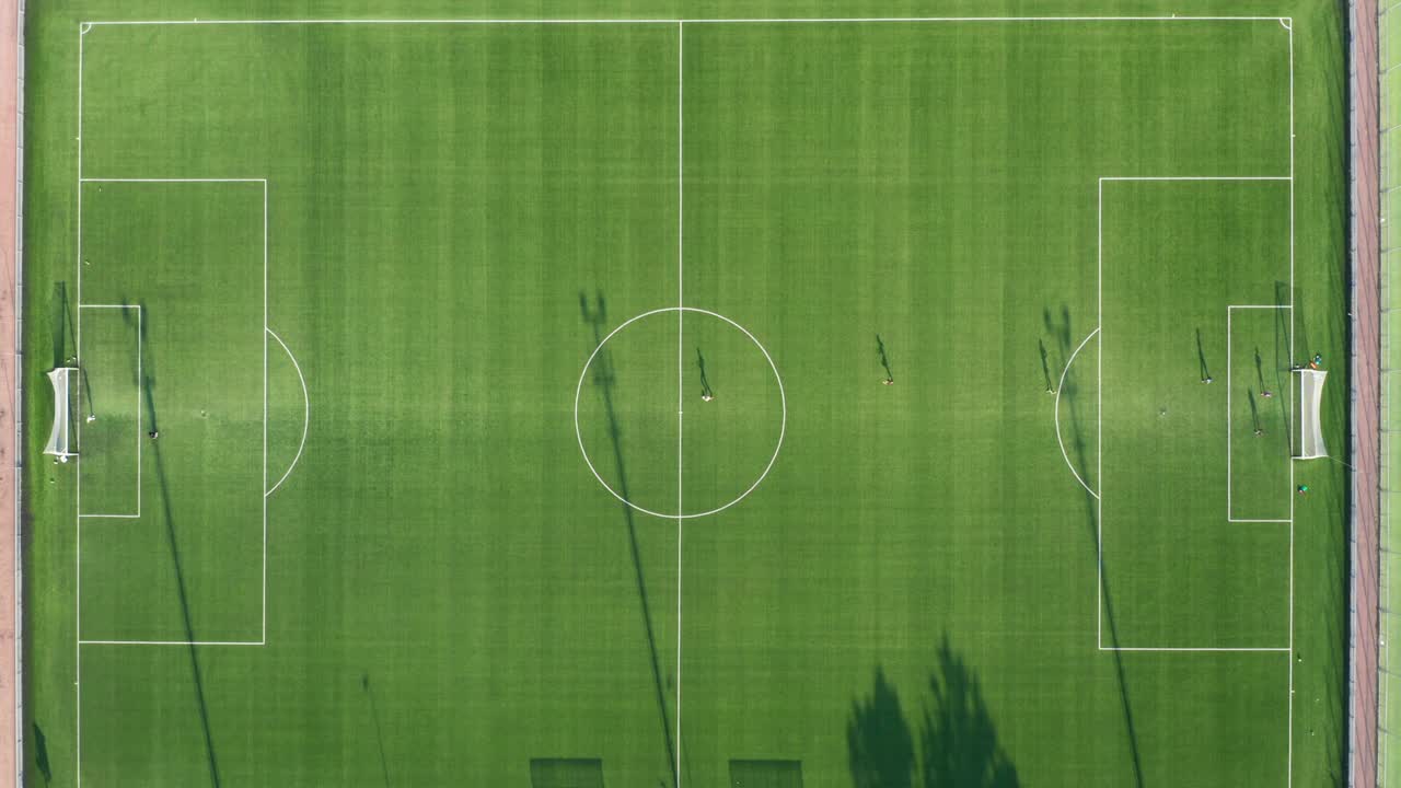 足球场上重要比赛或锦标赛的俯视图视频素材