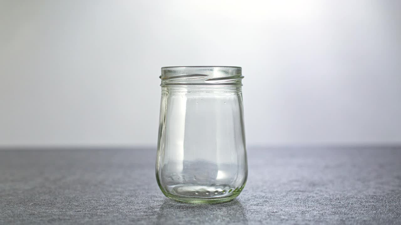 为投资业务节省你的玻璃瓶。视频下载
