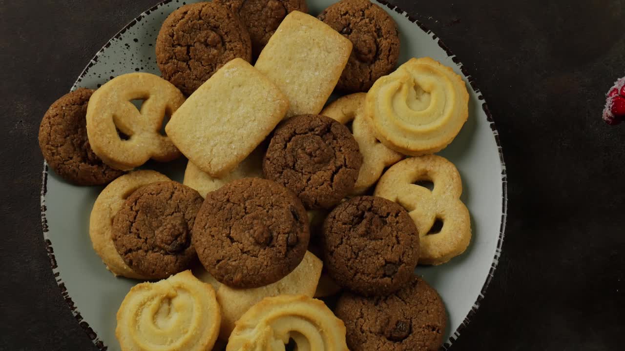 自制巧克力饼干。自制烘焙。视频素材