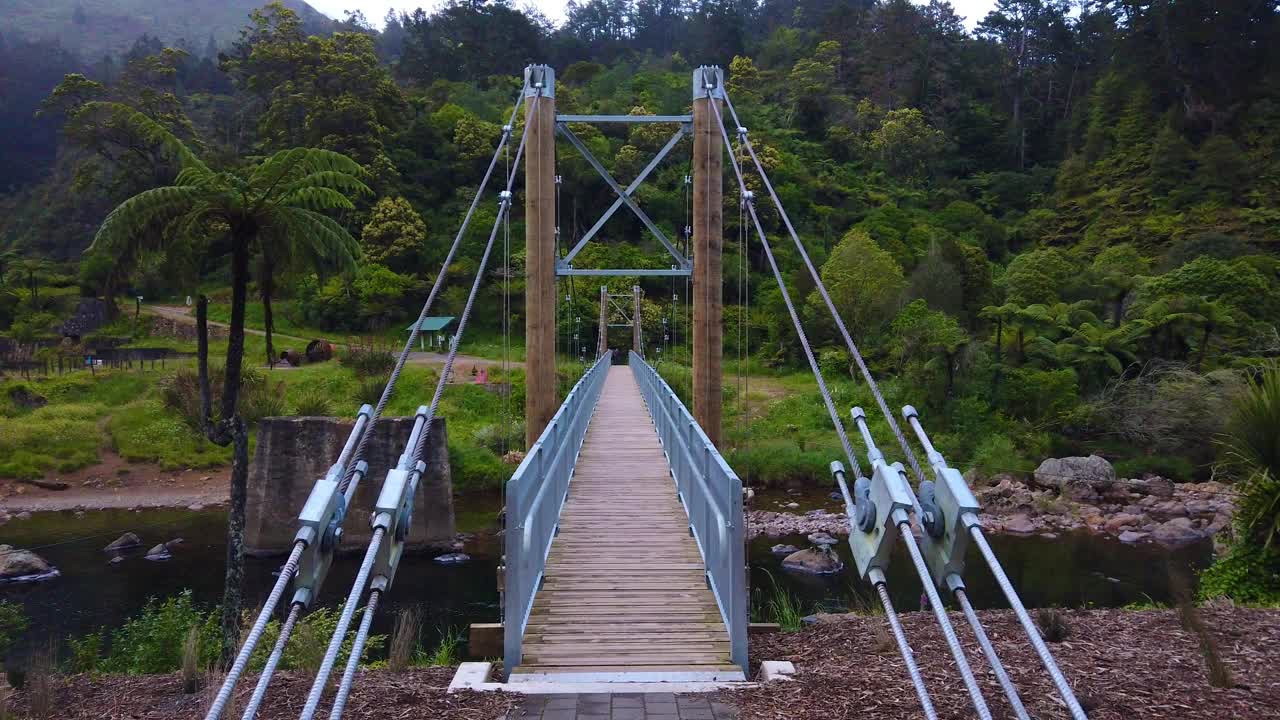 新西兰的卡兰哈克峡谷大桥视频下载