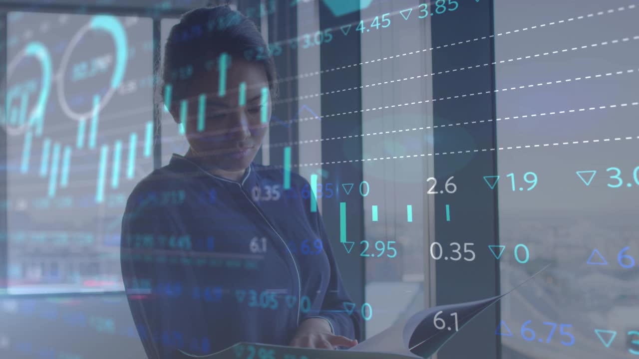 动画金融数据处理亚洲女商人的思考视频素材