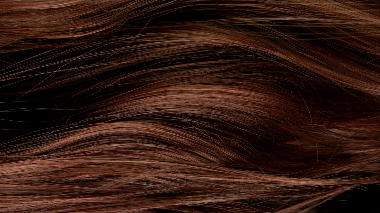 美丽健康的棕色长发，柔滑飘逸的超级慢动作。视频下载