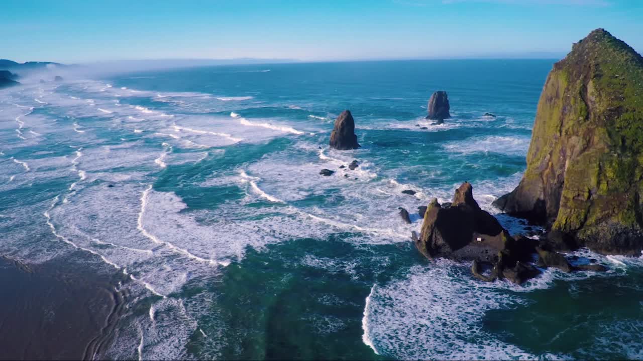 佳能海滩和干草岩，俄勒冈州，美国视频下载