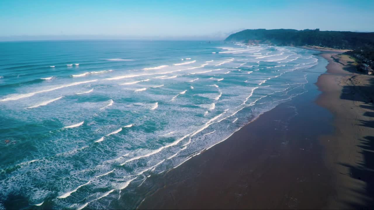 佳能海滩和干草岩，俄勒冈州，美国视频素材