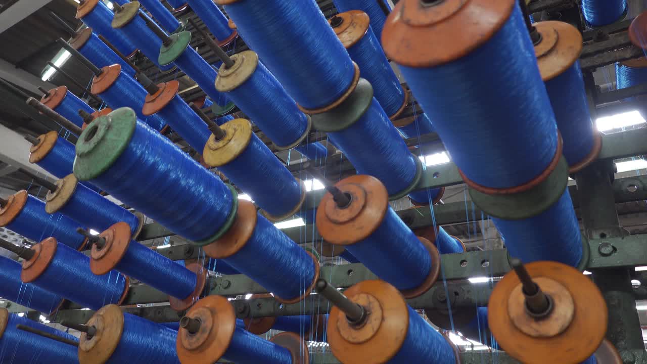 4k:工厂生产尼龙线视频下载