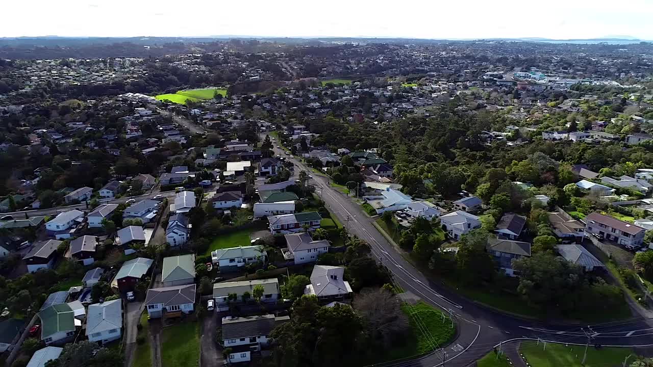 鸟瞰图的邻居在新西兰视频素材