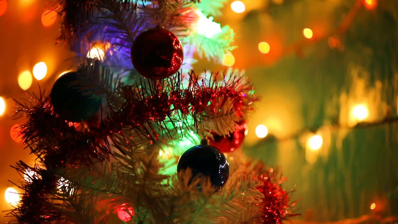 圣诞树装饰视频下载