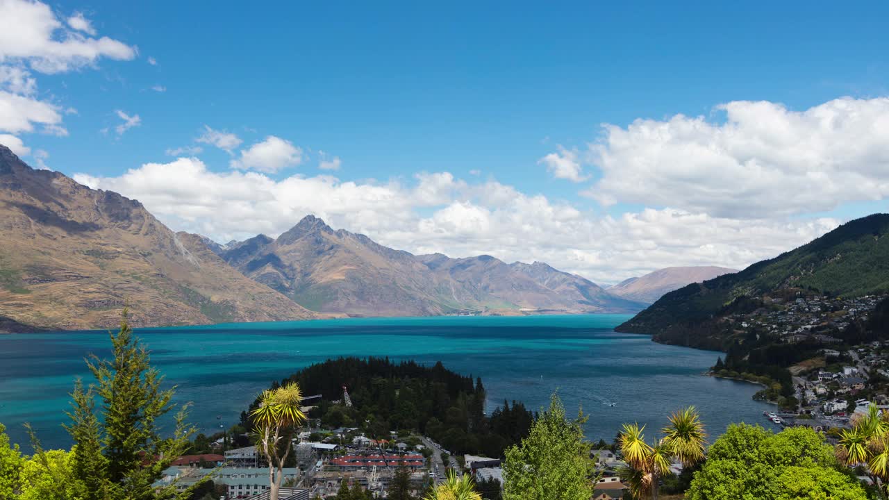 新西兰皇后镇瓦卡蒂普湖的阳光时间流逝视频下载