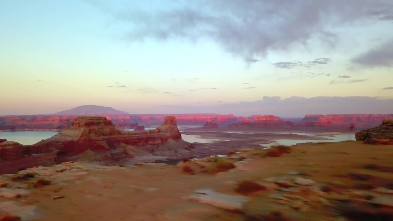 日落时美丽的大峡谷国家公园的航拍-页，亚利桑那州视频素材