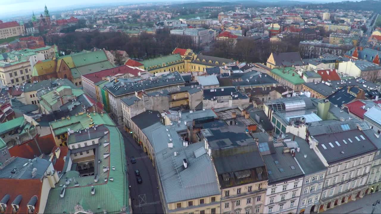 波兰，克拉科夫，市政厅塔和老城主广场视频下载