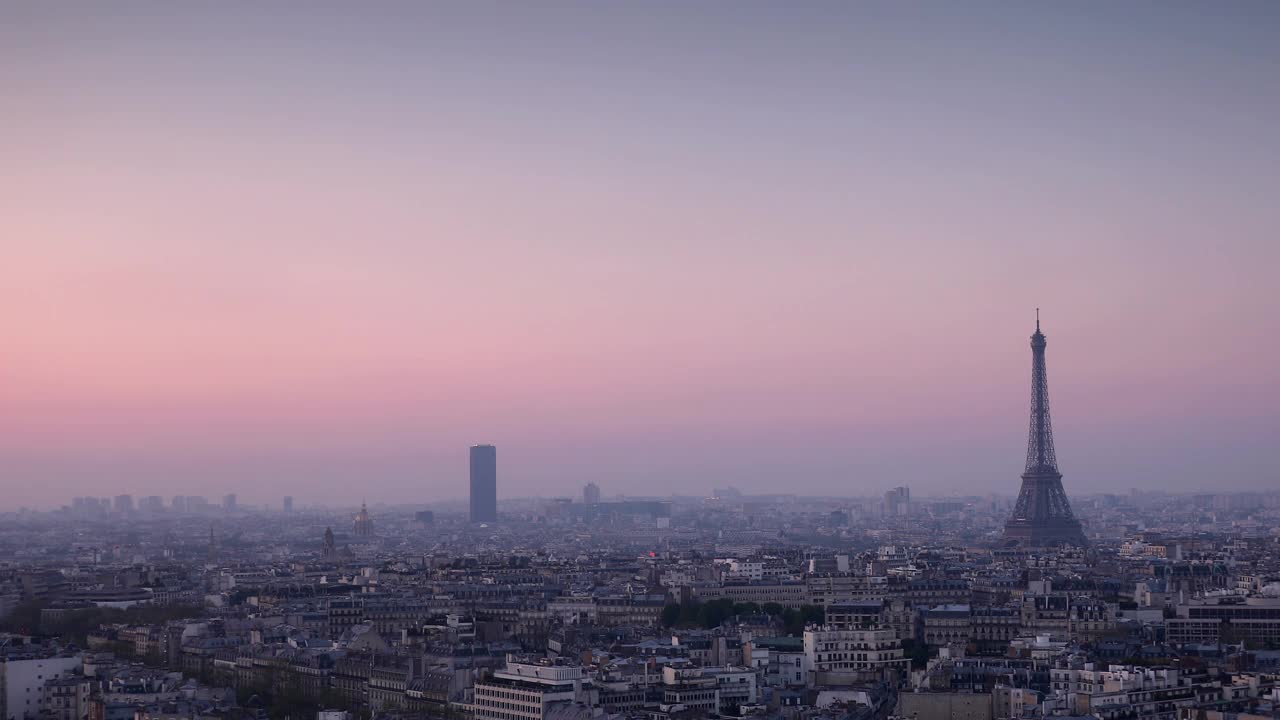 巴黎在黎明视频下载