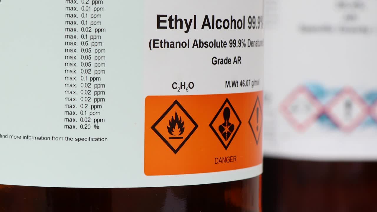 酒精，一种实验室使用的化学物质视频下载