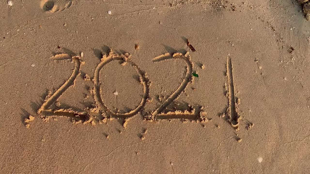 2021年写在沙滩上视频素材