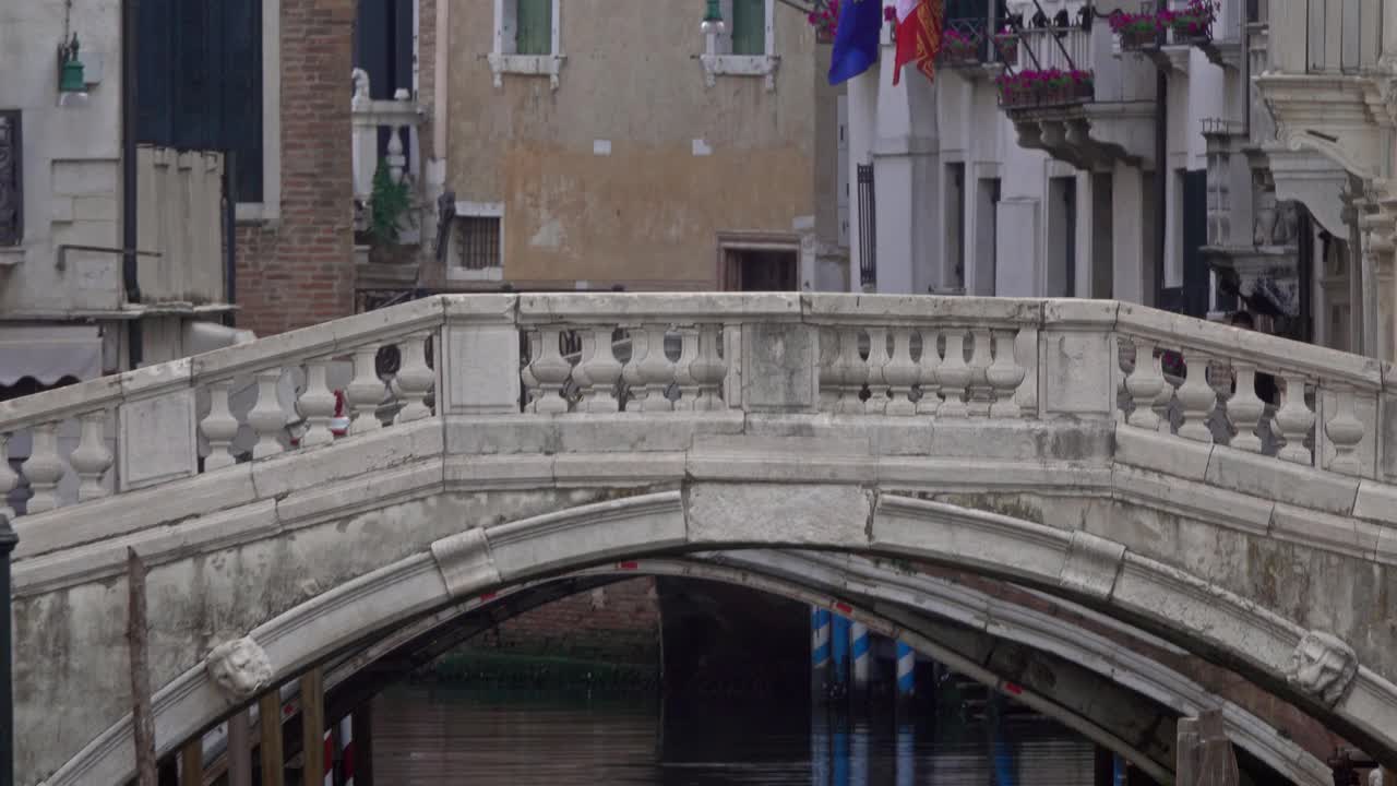 威尼斯的叹息桥或索斯皮里桥视频素材