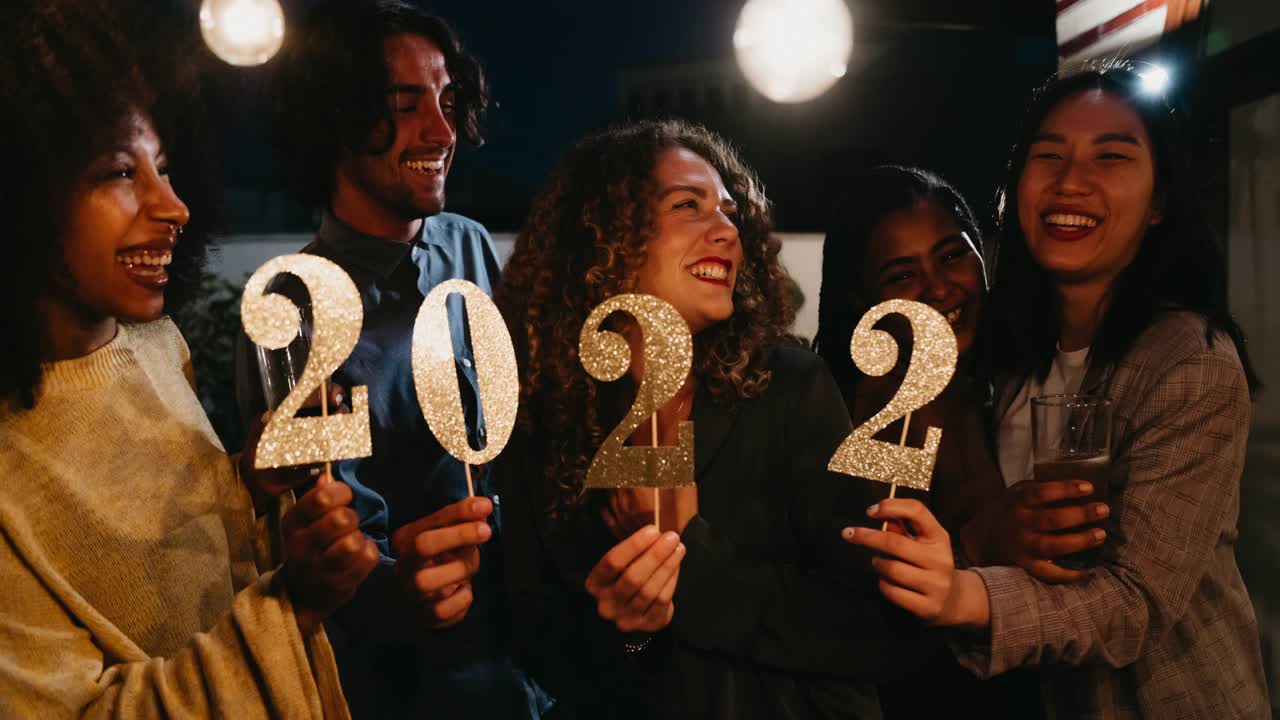 祝各位朋友2022年新年快乐视频素材