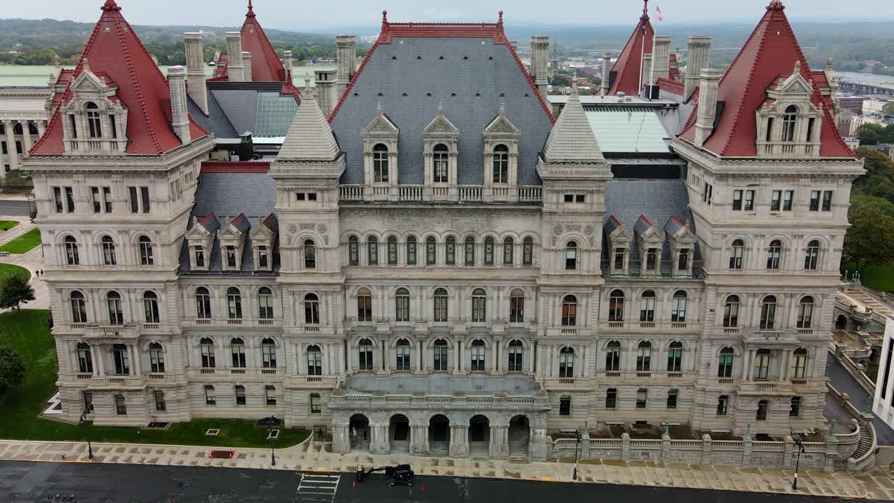 帝国广场与纽约州国会大厦从奥尔巴尼-鸟瞰图视频素材