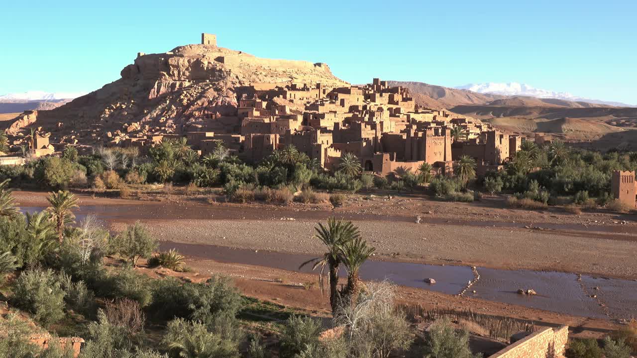 Kasbah Ait Ben Haddou，位于摩洛哥阿特拉斯山脉视频素材