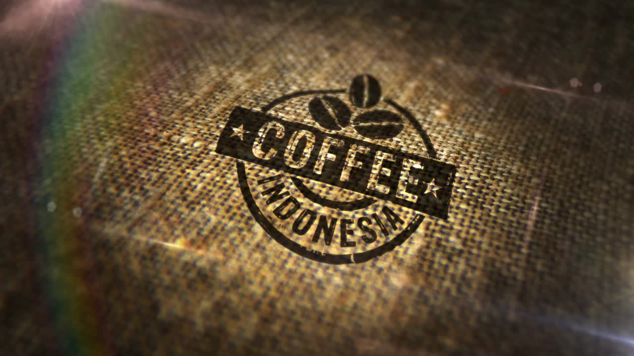 印度尼西亚咖啡标志印在亚麻麻袋环动画视频素材