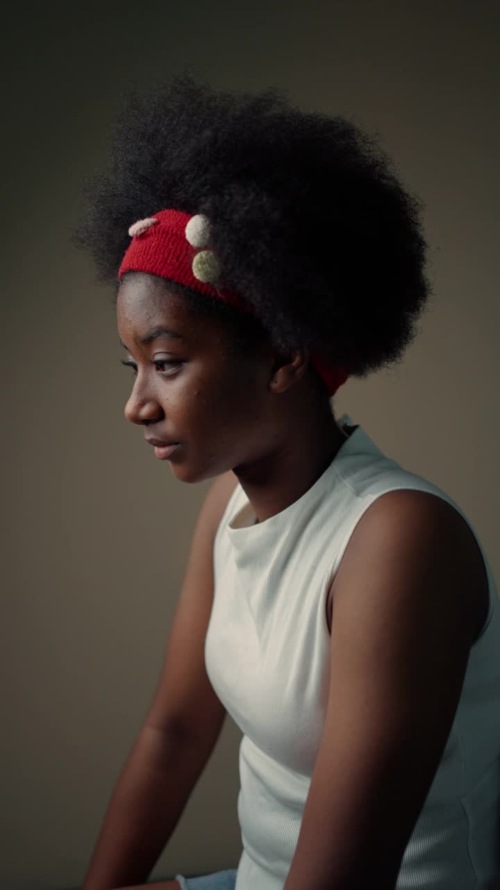 黑人少女的肖像视频素材
