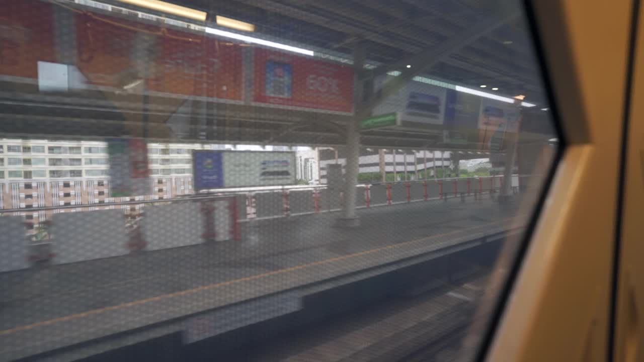 曼谷火车上的侧视图视频下载