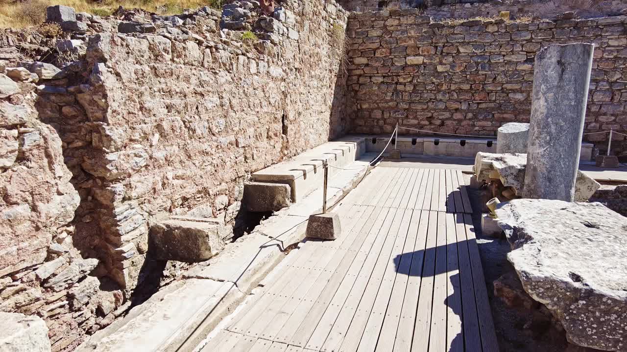土耳其以弗所的一个古老的厕所视频素材