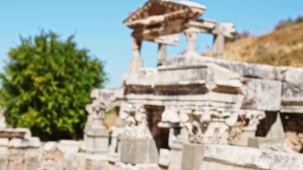 希腊古城以弗所的图拉真喷泉视频素材