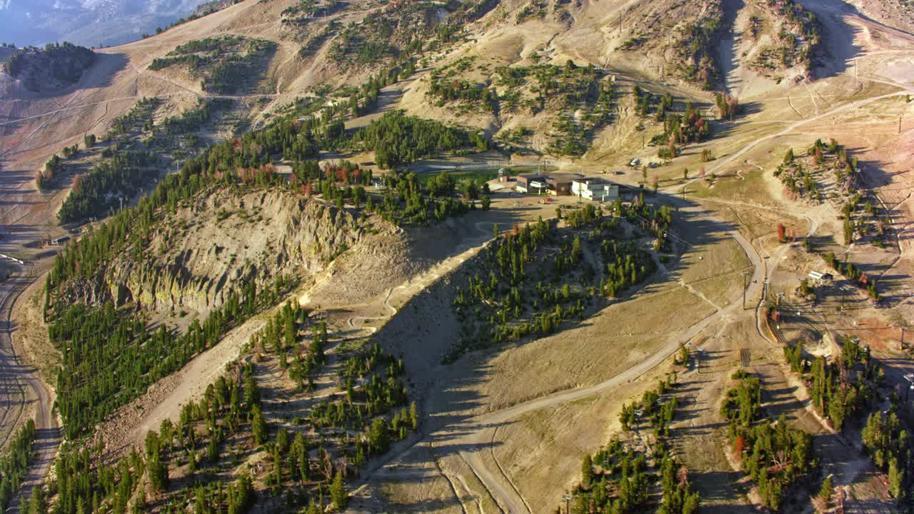 空中猛犸山滑雪区，猛犸湖，加利福尼亚视频下载