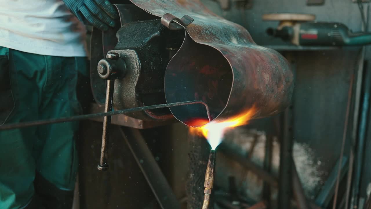 铜匠酿酒厂水壶生产视频下载