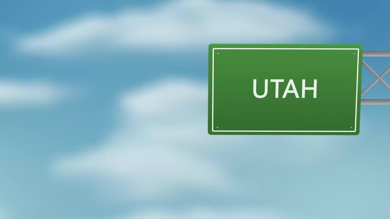 犹他州城市道路标志在多云的天空-斯托克视频视频下载