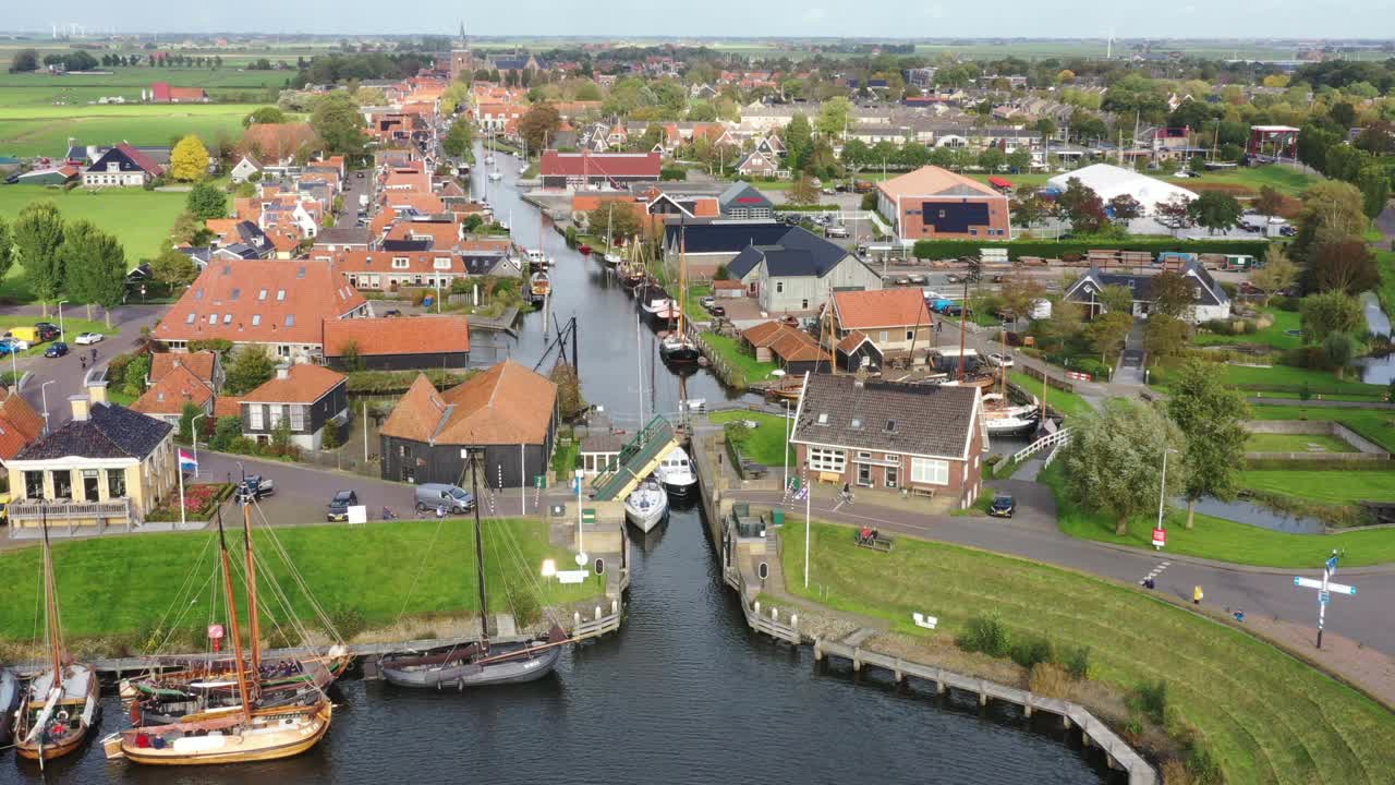 从荷兰历史名城沃克姆空中俯瞰视频素材