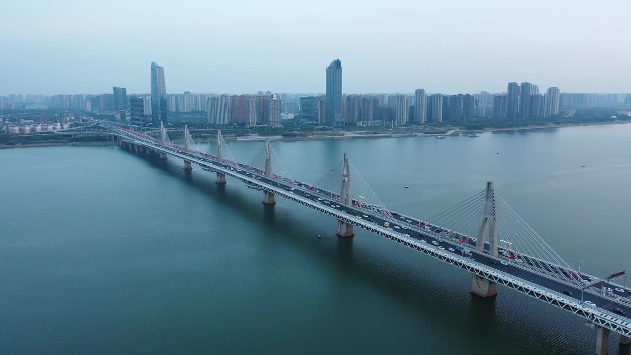 城市交通的桥梁视频素材