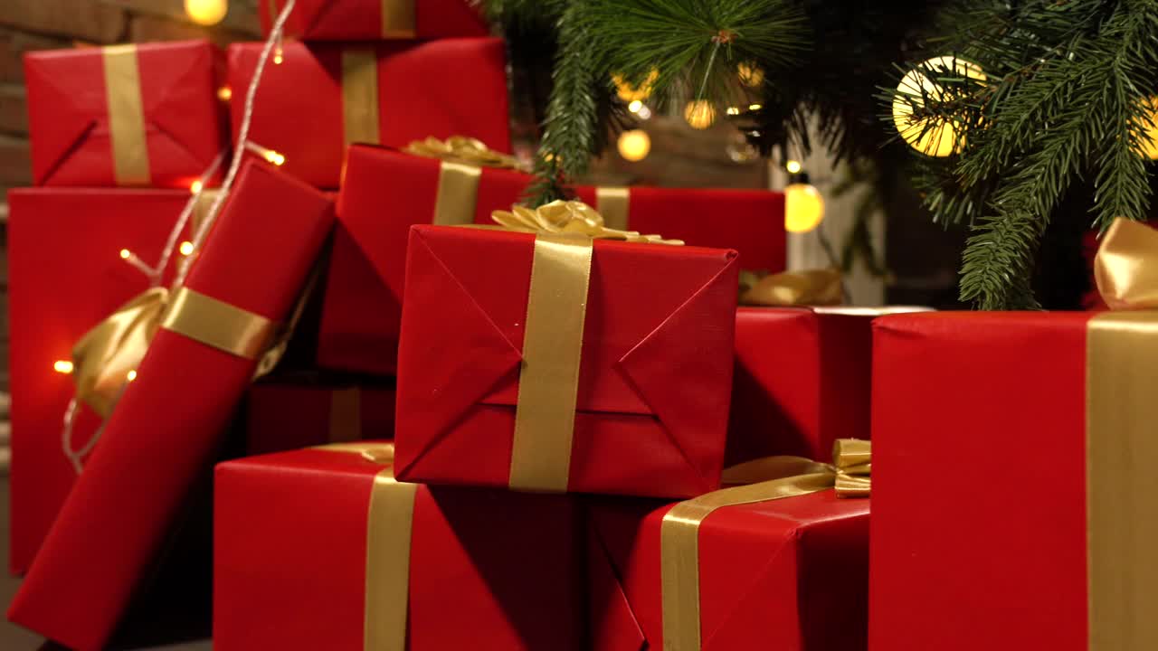 圣诞树和圣诞礼物视频素材