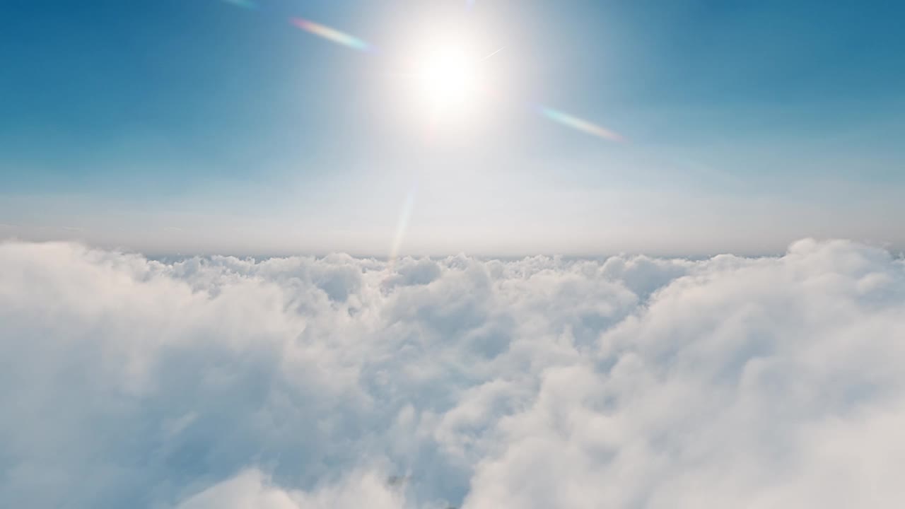 穿越云朵(可循环)视频素材