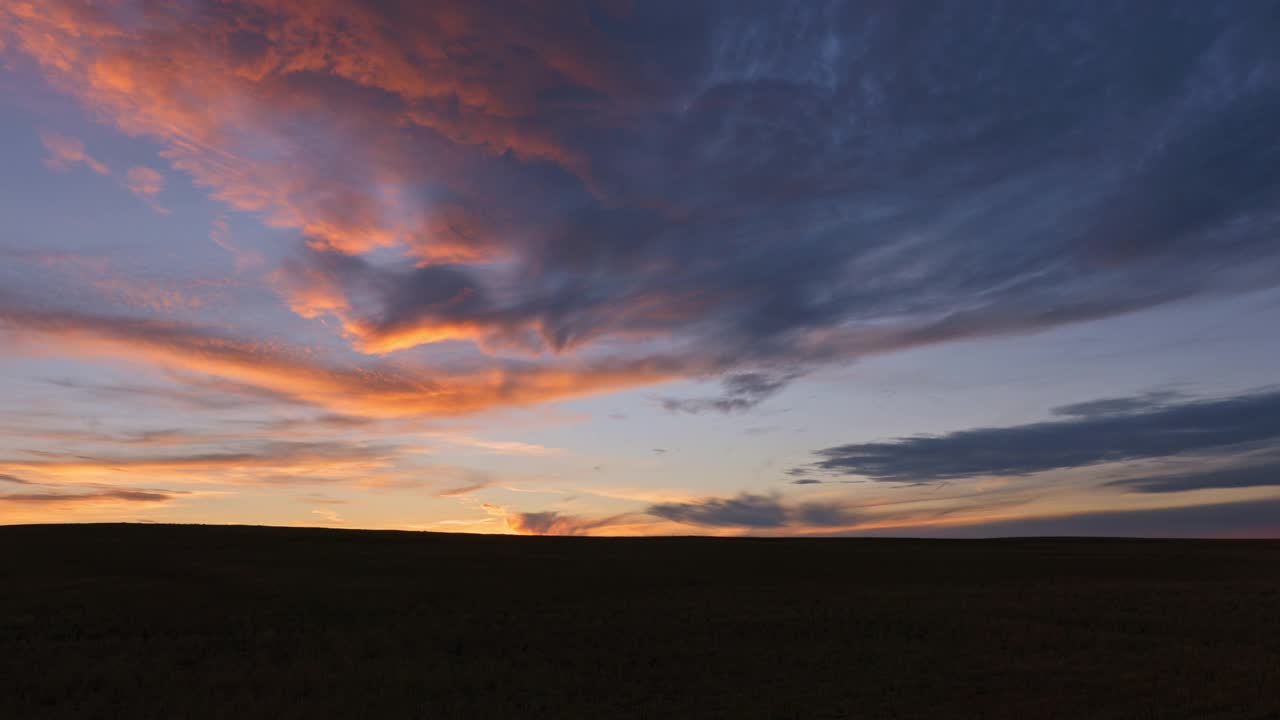 萨斯喀彻温省草原的日落视频素材
