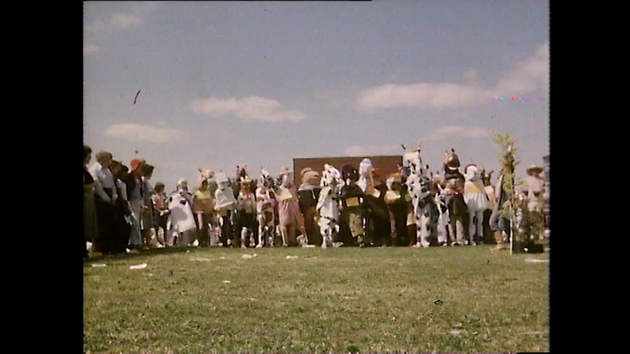 儿童哑剧赛马开始;1980视频下载