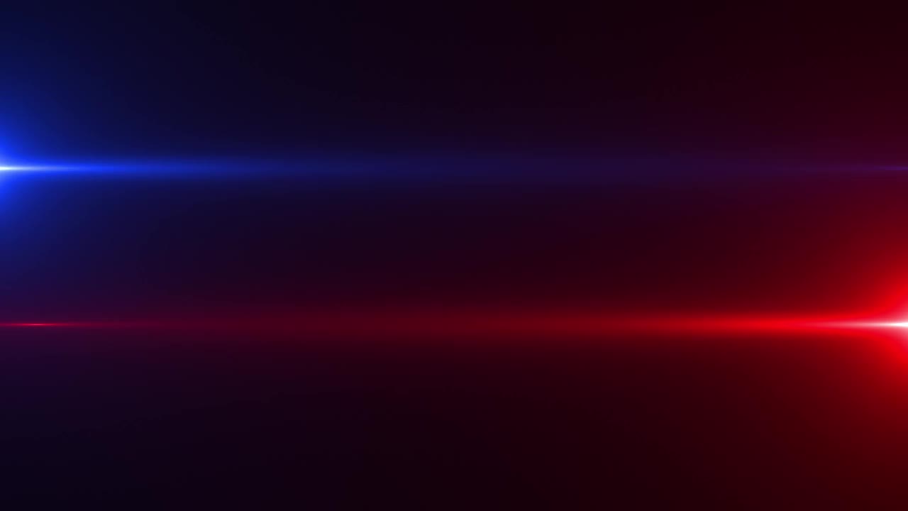 红色和蓝色灯警察信标在黑色背景。警灯闪烁，应急灯在黑暗中闪烁，光学镜头耀斑效应。光泄漏脉冲和发光在4K无缝循环。警灯频闪效果。视频素材