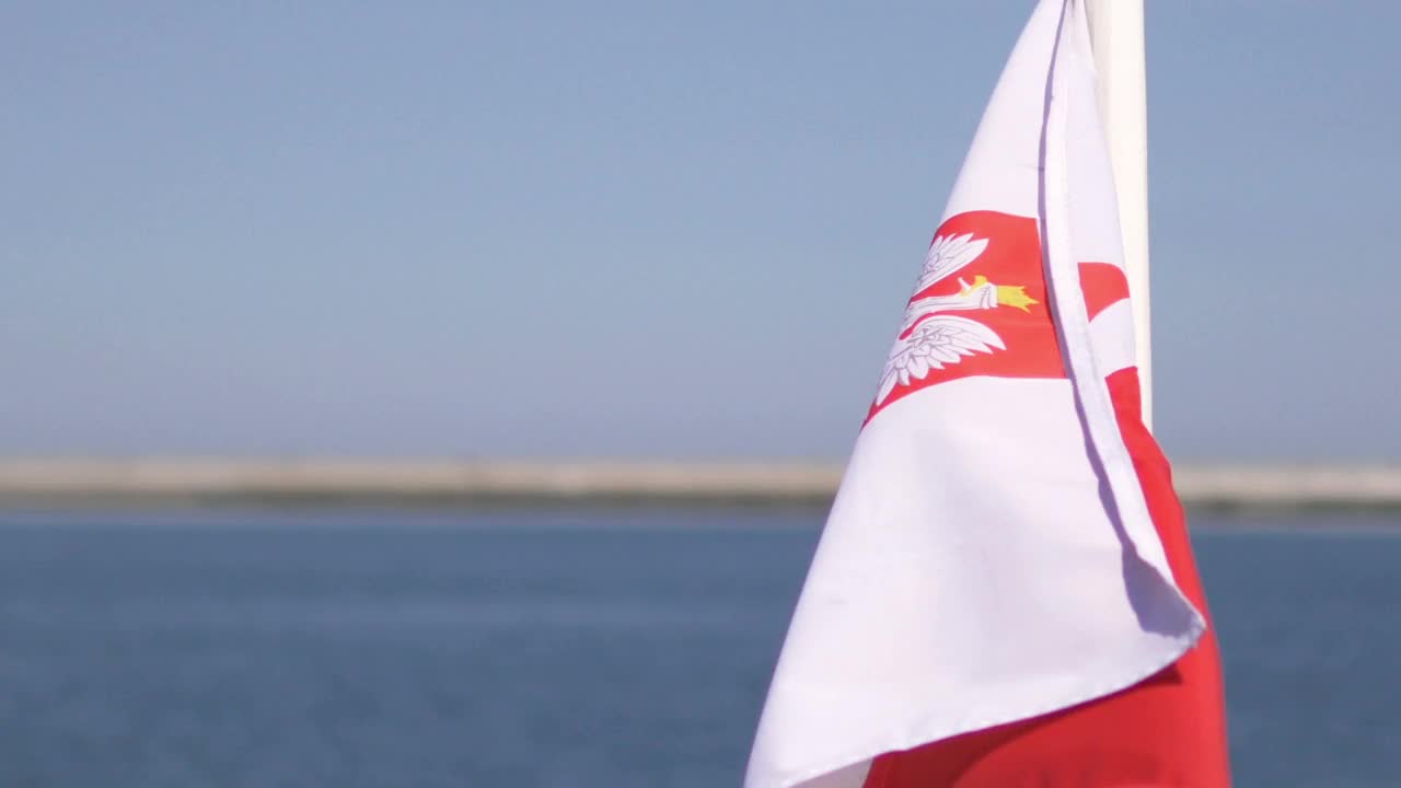 波兰国旗慢动作180帧/秒视频素材