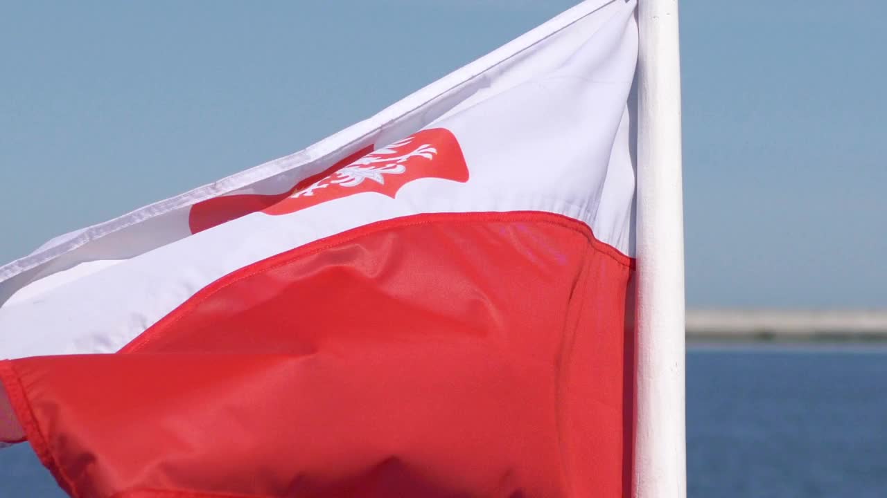 波兰国旗慢动作180帧/秒视频素材