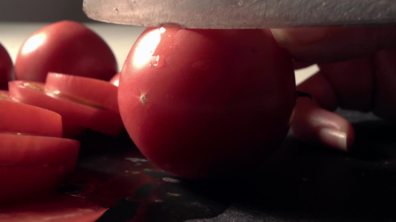 切的西红柿视频素材
