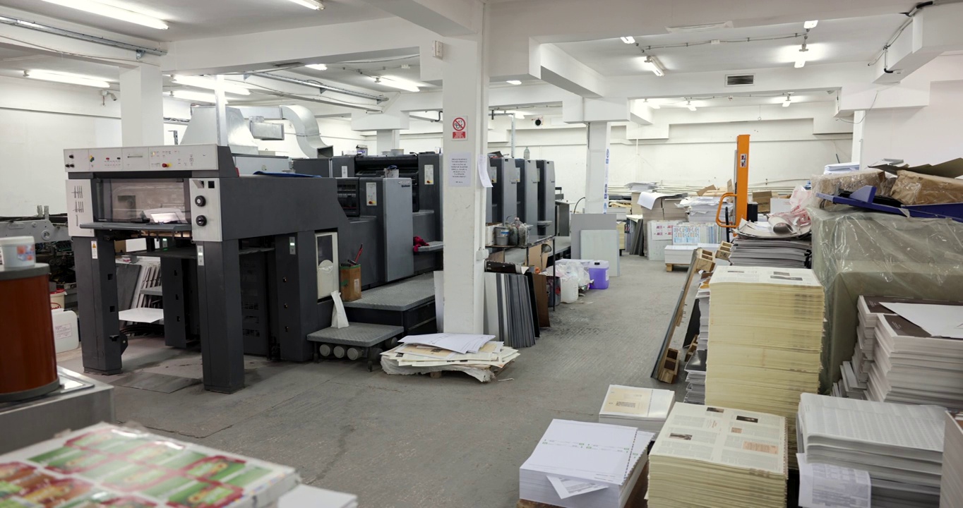 印刷厂的自动化印刷机视频下载