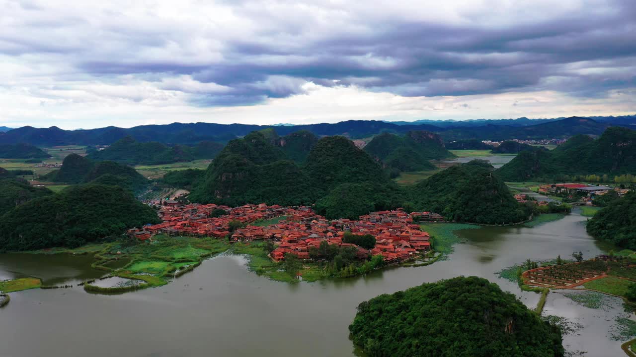 中国云南一个湖泊的高清航拍视频视频素材