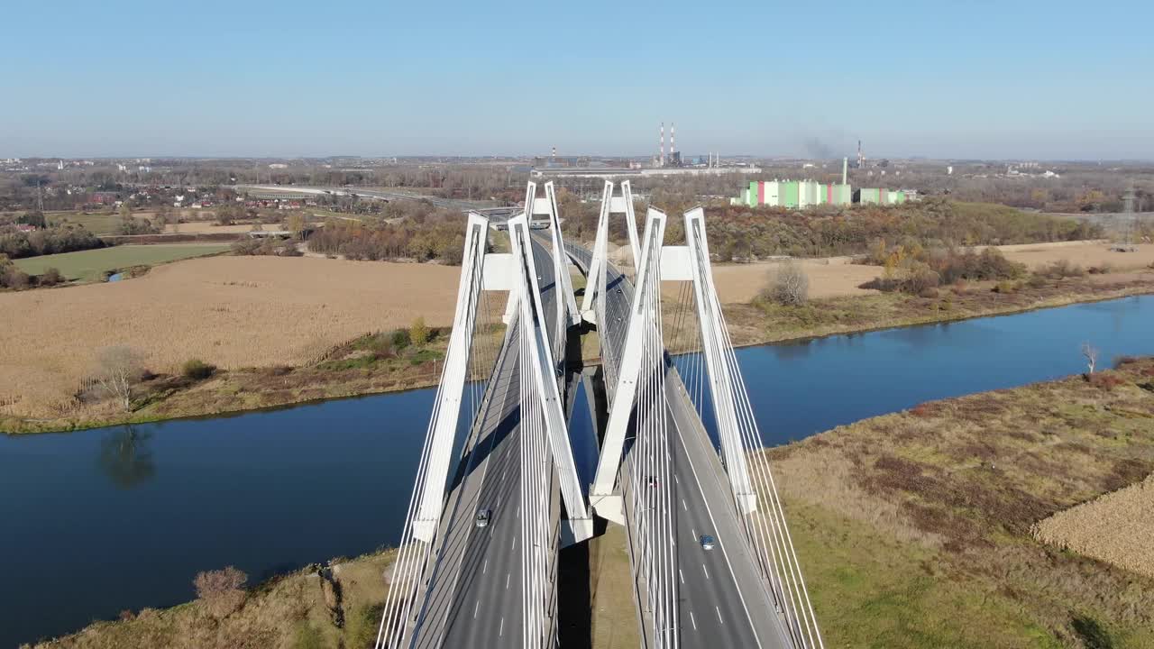 波兰克拉科夫枢机主教马查尔斯基桥鸟瞰图视频下载