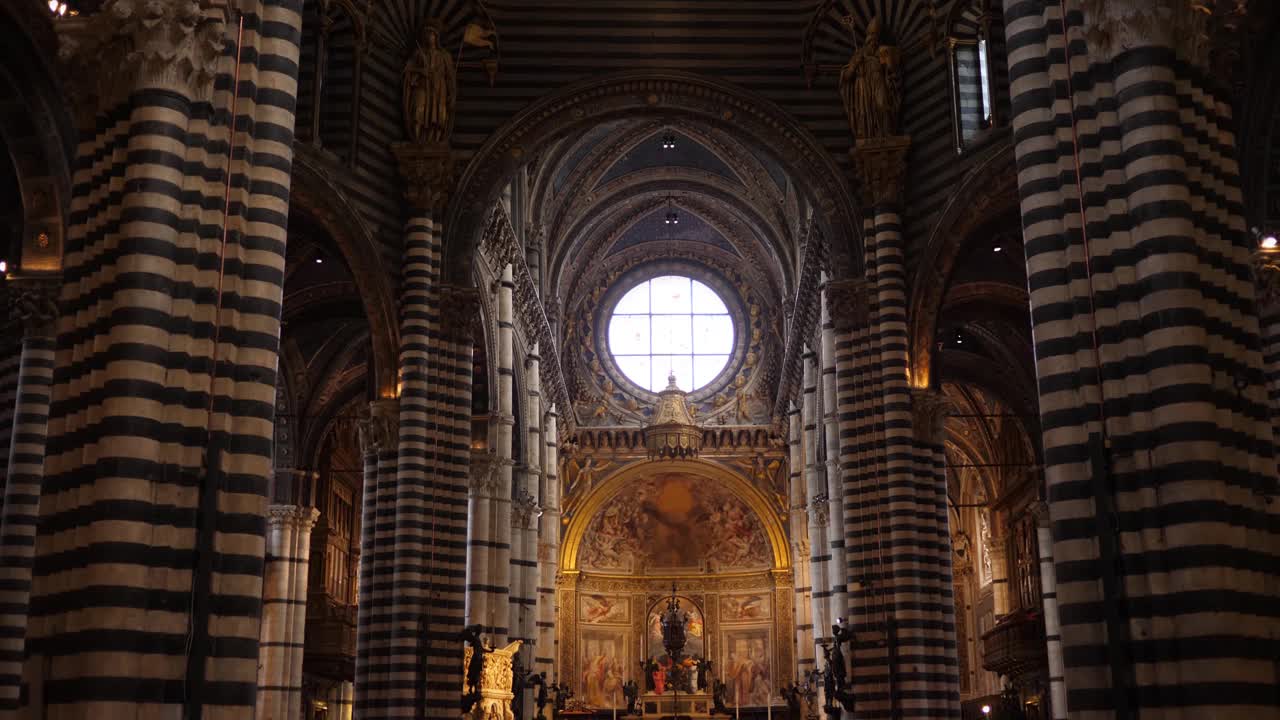 锡耶纳大教堂内部，托斯卡纳，意大利视频下载