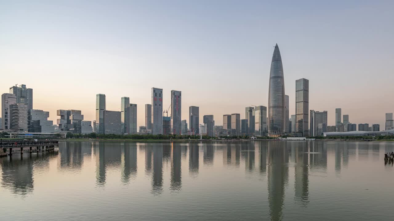深圳南山区城市天际线的黄昏时间流逝视频素材