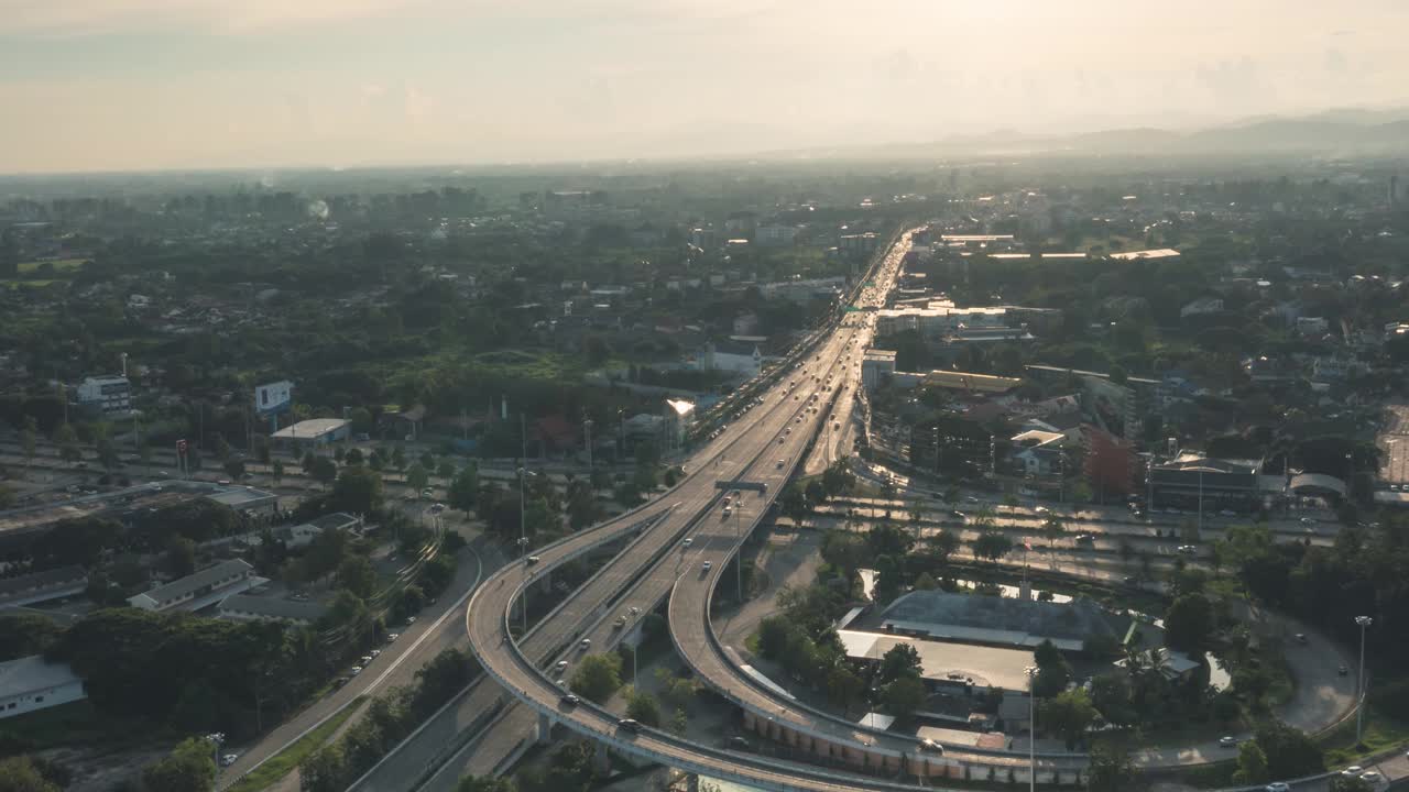 泰国清迈市的高速公路和桥梁。视频素材